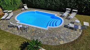 Piscina stagionale all'aperto