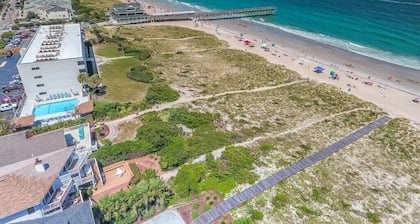 Exquisite 4000 sq ft Oceanfront Home