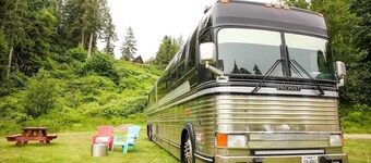 Prevost Tour Bus at Whiskey Creek Beach NW
