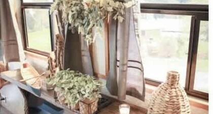 Prevost Tour Bus at Whiskey Creek Beach NW