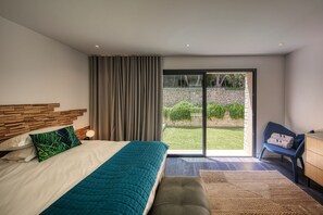 4 habitaciones, tabla de planchar con plancha, wifi y ropa de cama