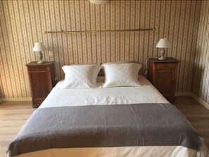 Room | Free cribs/infant beds, free WiFi - Le Cheval Blanc (La Bastide-des-Jourdans)
