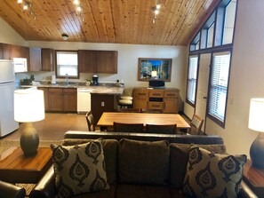 TV, fireplace, ping pong