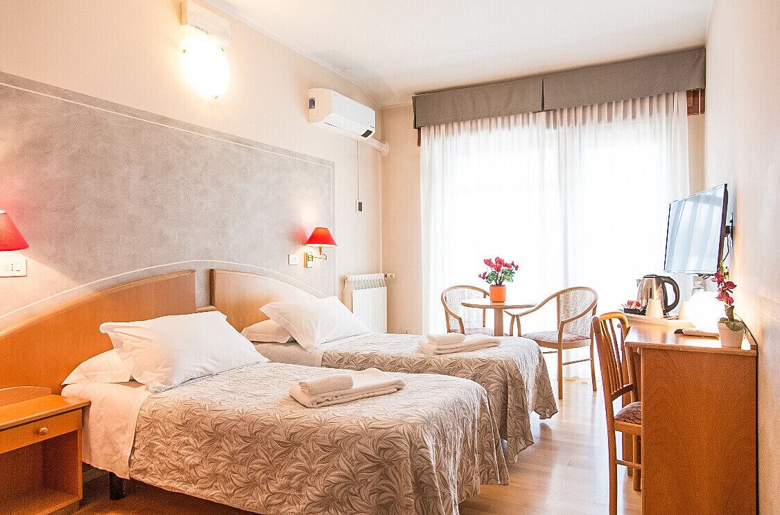 standard double or twin room, lake view | desk, free wifi, bed sheets