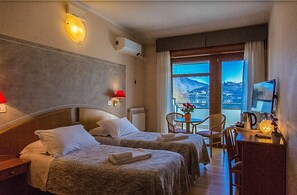 Standard Double or Twin Room, Lake View | 1 bedroom, desk, free WiFi, bed sheets