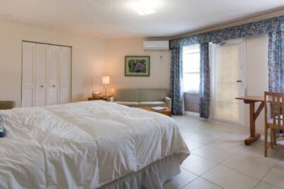 Clairfont, Jobson's Cove / Warwick Long Bay/ Horseshoe Beach - APARTMENT 2