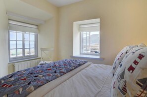 1 habitación, tabla de planchar con plancha, wifi gratis y ropa de cama