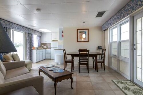 Clairfont, Jobson's Cove / Warwick Long Bay/ Horseshoe Beach -  APARTMENT 7