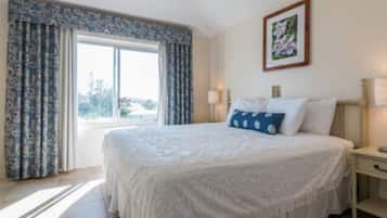 1 chambre, coffres-forts dans les chambres, fer et planche Ă repasser