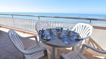 Appartement, 2 chambres | Balcon