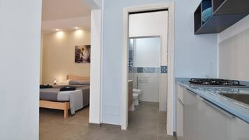 Studio (Allnatt) | Dapur peribadi | Peti sejuk/penyejuk beku saiz penuh, ketuhar gelombang mikro, ketuhar