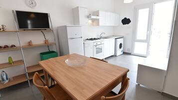 Apartemen, 2 kamar tidur (Santa) | Dapur pribadi | Lemari es besar, oven, kompor, dan peralatan masak/sendok-piring