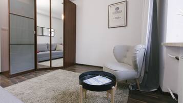 Apartment | Living area | Flat-screen TV