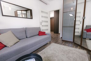Apartment | Living area | Flat-screen TV