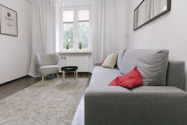 Apartment | Living room | Flat-screen TV