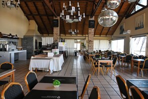 Restaurant - El Descubrimiento Resort Club (Guazuvira)