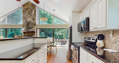 Waterfront Mountain Cabin w/ New Hot Tub, Large Deck, Firepit, Gas Grill & WiFi