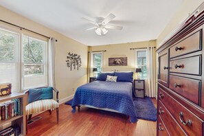 2 bedrooms, free internet, bed sheets