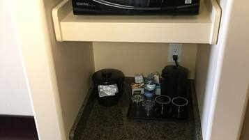 1 bedroom, desk, laptop workspace, blackout curtains