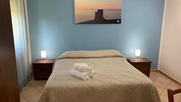 Double Room | Desk, laptop workspace, free cots/infant beds, free WiFi