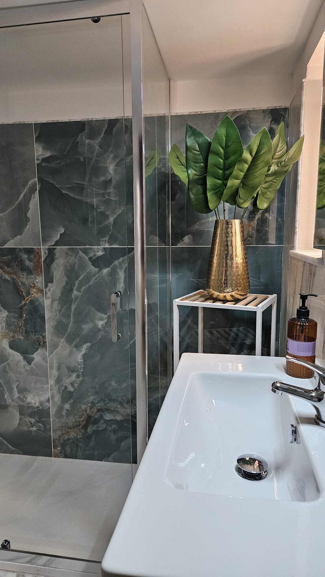 Doccia, asciugacapelli, bidet, asciugamani