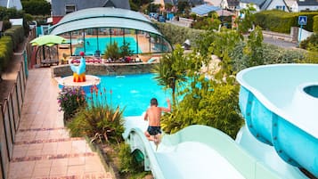 Indoor pool, seasonal outdoor pool, sun loungers