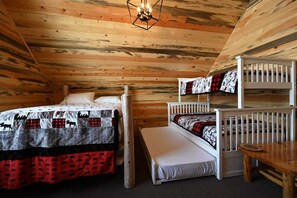 4 habitaciones, tabla de planchar con plancha, cuna de viaje y wifi 