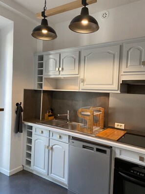 Kühlschrank, Mikrowelle, Geschirrspüler