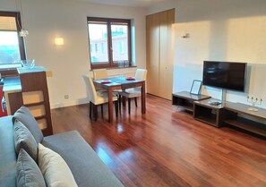 Apartamento | Área de estar | TV de tela plana