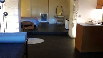 1 camera, ferro/asse da stiro, Wi-Fi, lenzuola