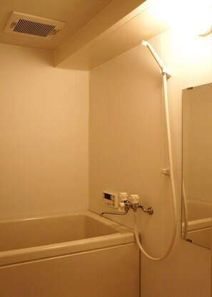 Bathroom - Tiara Court West apartment (Osaka)