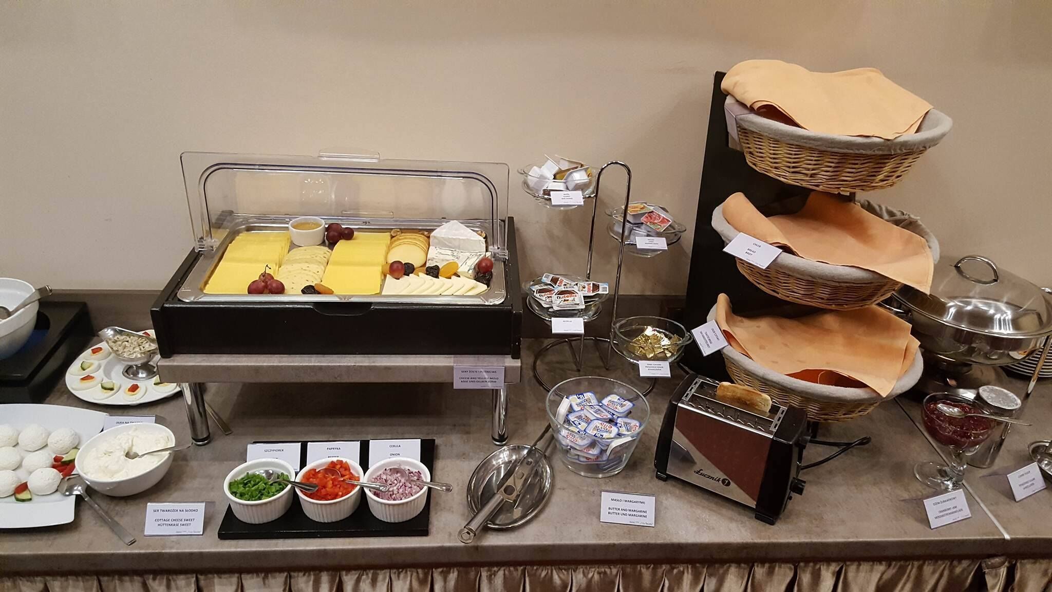 Ilmainen päivittäinen buffetaamiainen 