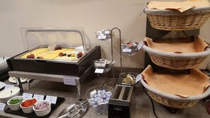 Free daily buffet breakfast - Trzy Światy (Gliwice)