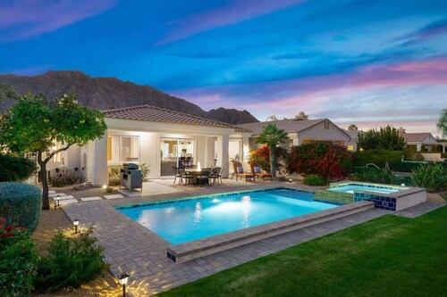 Casa Alegre – Desert Oasis w/ Pool, Spa & Firepit