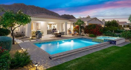 Casa Alegre – Desert Oasis w/ Pool, Spa & Firepit