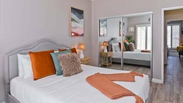 4 camere, una scrivania, ferro/asse da stiro, culla da viaggio