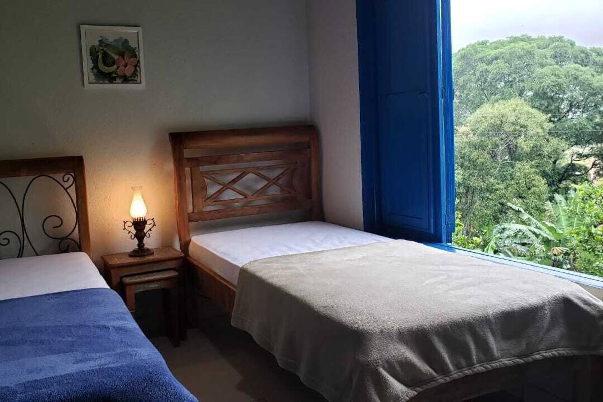 Classic-Doppel- oder -Zweibettzimmer | Allergikerbettwaren, Minibar, individuell dekoriert