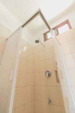 Bruser, gratis toiletartikler, håndklæder, Sæbe