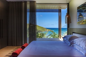 6 bedrooms, iron/ironing board, WiFi, bed sheets
