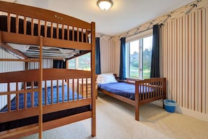 3 bedrooms, WiFi, bed sheets