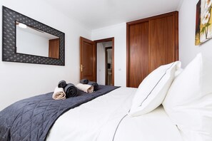 1 bedroom, in-room safe, iron/ironing board, free WiFi
