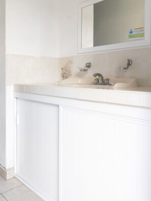 Standard Room, 2 Queen Beds | Shared kitchen | Fridge