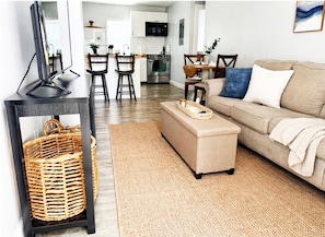 Smart TV, music library - Explore St. Pete! Bikes Included, Prime Spot (St Pete)