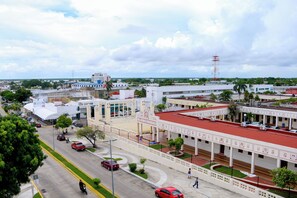 Unclassified image, 3 of 64, button - Rosa del Alba, Barrio Mágico Centro Histórico de Chetumal (Chetumal)