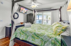 3 bedrooms, iron/ironing board, travel crib, free WiFi