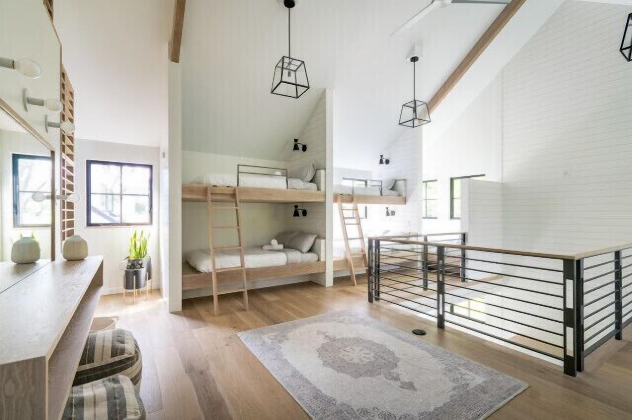 4 bedrooms, WiFi, bed sheets, wheelchair access