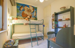 2 Schlafzimmer, Reisekinderbett, kostenloses WLAN