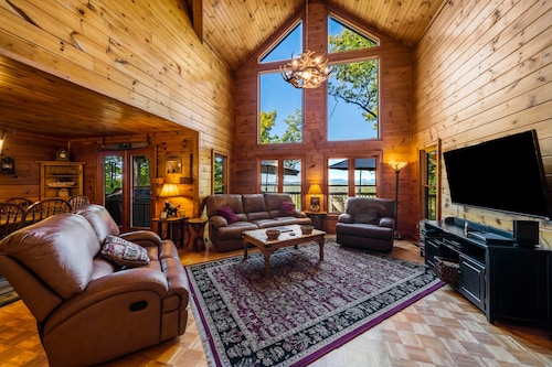 Dog-friendly countryside home with private hot tub & game room - near wineries