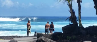 Hale Ki'i Maka Manu 4 Bedroom Home by RedAwning