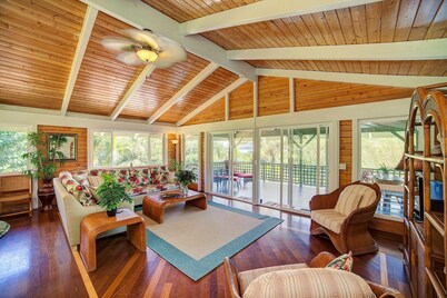 Hale Ki'i Maka Manu 4 Bedroom Home by RedAwning